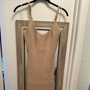 BNWT -House of Harlow 1960 long Tan (safari) ribbed bodycon dress with slit